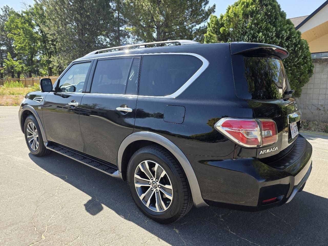 Used 2019 Nissan Armada SL w/ Premium Package AWD/4WD image 4