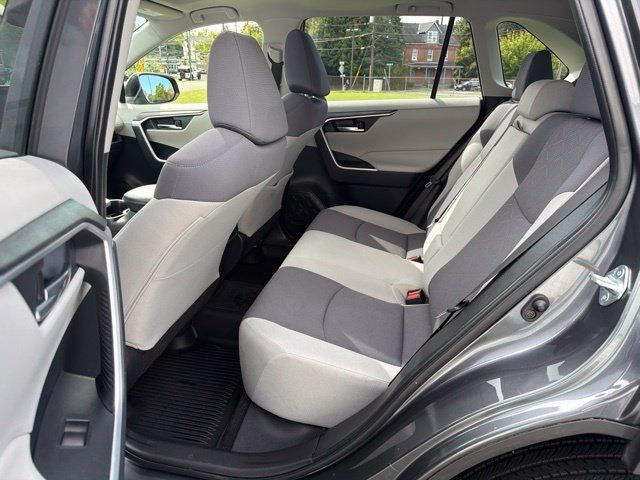Used 2020 Toyota RAV4 XLE w/ Convenience Package AWD/4WD image 16