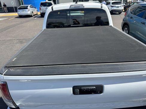 Used 2022 Toyota Tacoma TRD Sport w/ Technology Package AWD/4WD image 7