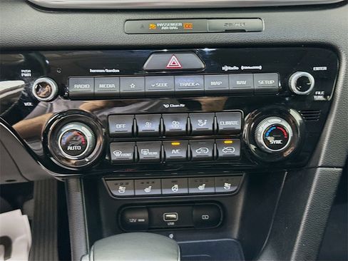 Used 2022 Kia Sportage EX w/ EX Technology Package image 16