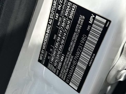 Used 2022 Mercedes-Benz GLB 250 4MATIC image 17