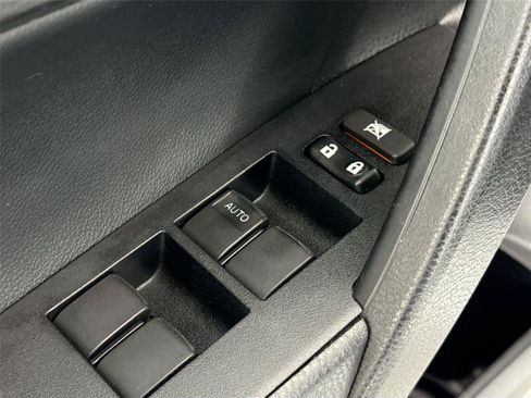 Used 2017 Toyota Corolla XLE w/ Carpet Mat Package (TMS) FWD image 27