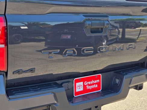 Used 2024 Toyota Tacoma SR5 AWD/4WD image 15