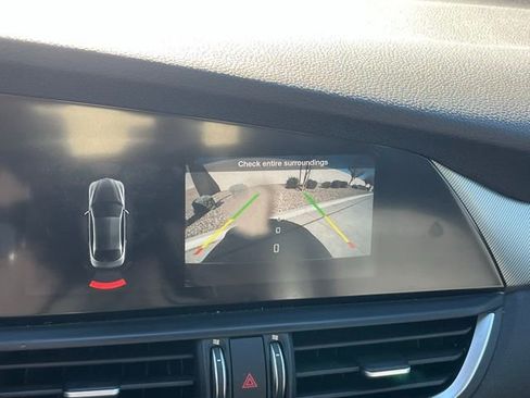 Used 2023 Alfa Romeo Giulia Veloce image 22