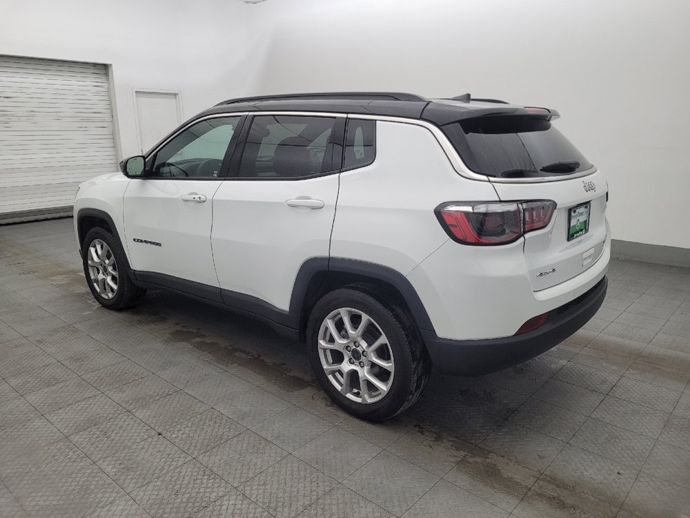 Used 2025 Jeep Compass Limited AWD/4WD image 3
