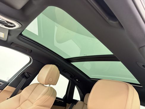Used 2026 Porsche Macan AWD/4WD image 14
