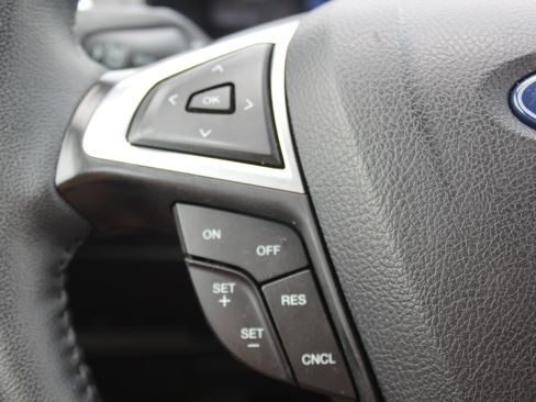 Used 2024 Ford Edge SEL image 10