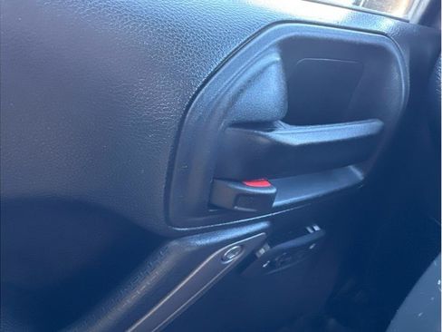 Used 2018 Jeep Wrangler Sport AWD/4WD image 26