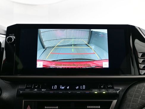 Used 2026 Toyota Camry XLE AWD/4WD image 19