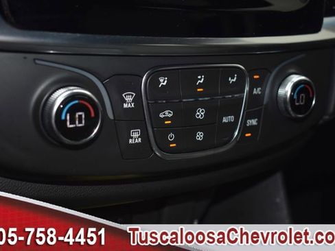 Used 2023 Chevrolet Traverse LT FWD image 37