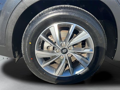 Used 2020 Hyundai Santa Fe SEL w/ Convenience Package image 16