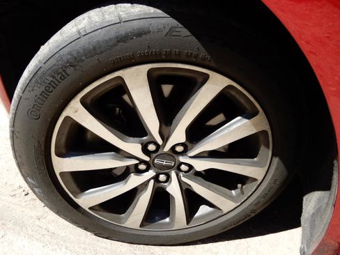 Used 2018 Lincoln Continental Premiere image 19