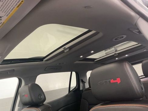 Used 2023 GMC Acadia AT4 w/ Technology Package image 18