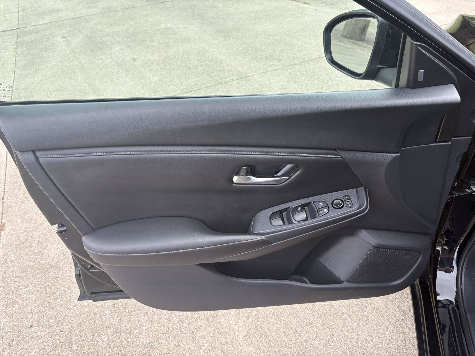Used 2024 Nissan Sentra SV FWD image 3