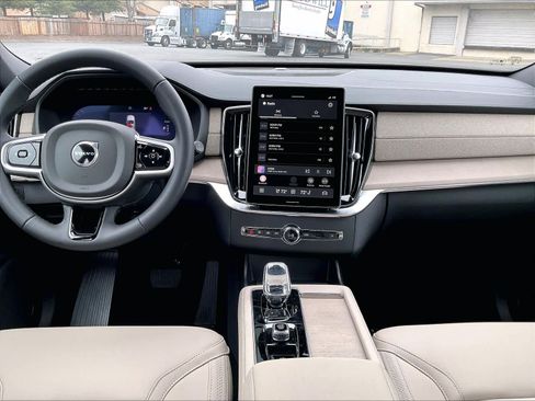 New 2026 Volvo XC90 T8 Plus w/ Protection Package AWD/4WD image 9