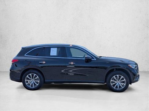 Used 2026 Mercedes-Benz GLC 300 4MATIC image 4