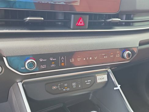 New 2026 Kia Carnival EX FWD image 26