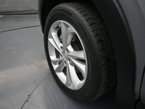 Certified 2023 Buick Encore GX Preferred w/ Cold Weather Comfort Package AWD/4WD image 32