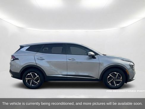 Used 2024 Kia Sportage LX FWD image 4