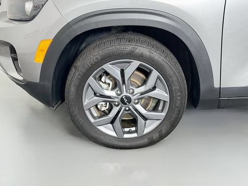 Used 2026 Kia Seltos LX AWD/4WD image 24
