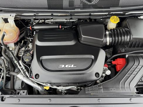 Used 2018 Chrysler Pacifica Touring Plus image 25