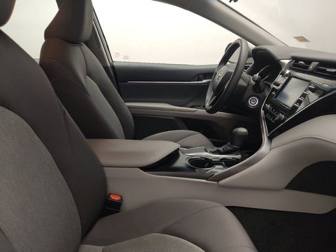 Used 2018 Toyota Camry LE FWD image 21