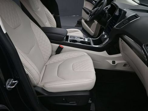 Certified 2023 Ford Edge Titanium w/ Equipment Group 301A AWD/4WD image 32