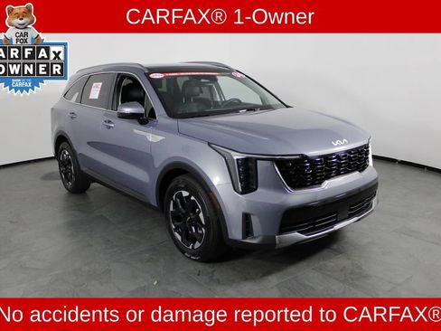 Used 2024 Kia Sorento S w/ Panoramic Sunroof Package FWD image 4