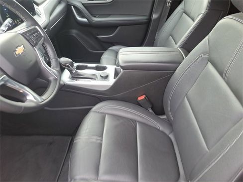 Used 2024 Chevrolet Blazer LT w/ LPO, Black Grille Bar Package image 22