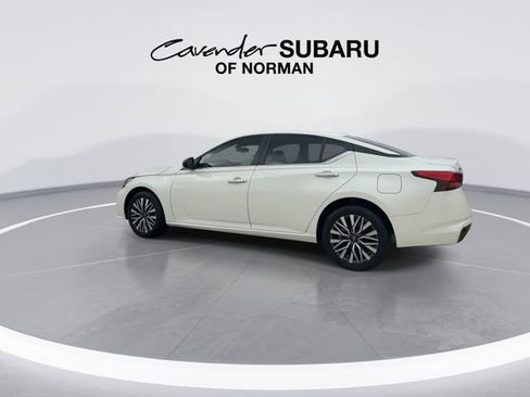 Used 2024 Nissan Altima 2.5 SV image 6