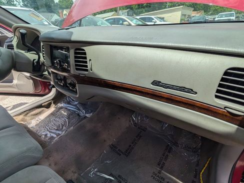 Used 2005 Chevrolet Impala Sedan w/ Preferred Equipment Group image 17