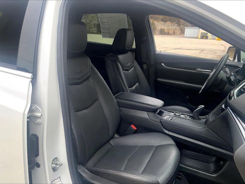 Certified 2025 Cadillac XT5 Premium Luxury image 7