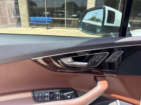 Used 2019 Audi Q7 3.0T Prestige AWD/4WD image 12