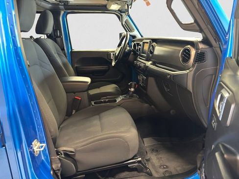 Used 2021 Jeep Gladiator Willys image 16