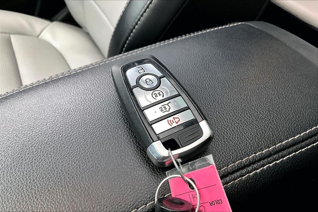 Used 2025 Ford Escape Platinum AWD/4WD image 13