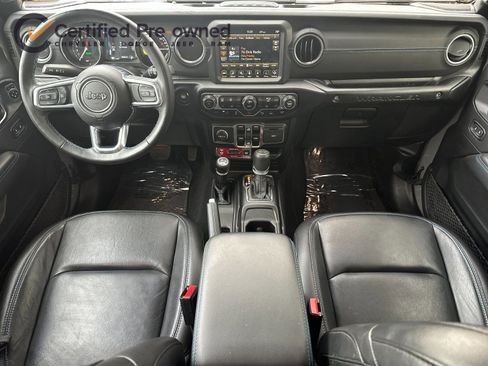 Used 2022 Jeep Wrangler Unlimited Rubicon 4xe w/ Cold Weather Group AWD/4WD image 14