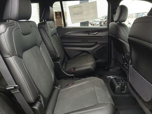 New 2025 Jeep Grand Cherokee L Laredo AWD/4WD image 18