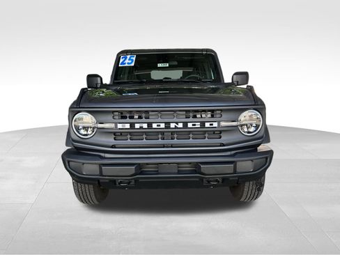Used 2025 Ford Bronco 4-Door AWD/4WD image 2
