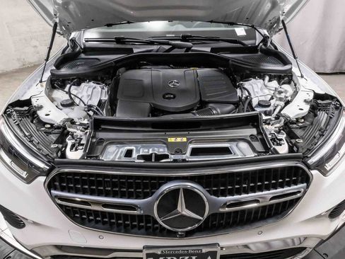 Certified 2025 Mercedes-Benz GLC 300 image 27