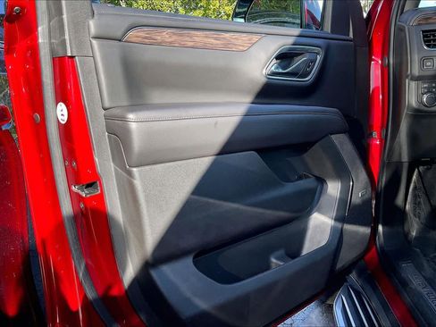 Used 2021 Chevrolet Suburban LT w/ LT Signature Package image 21