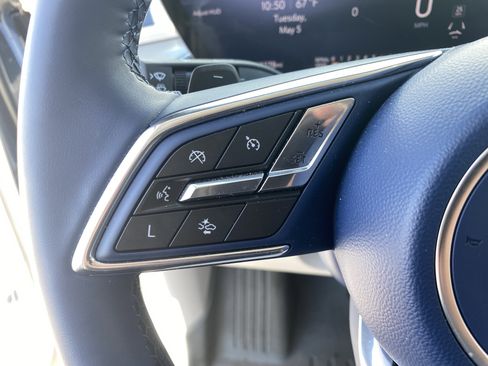 Used 2025 Buick Enclave Avenir FWD image 29