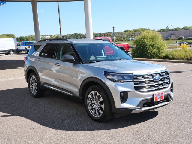 Certified 2025 Ford Explorer Active w/ Active Comfort Package AWD/4WD image 3