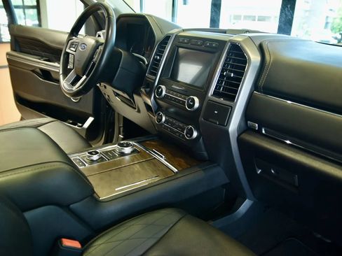 Used 2020 Ford Expedition Platinum AWD/4WD image 32