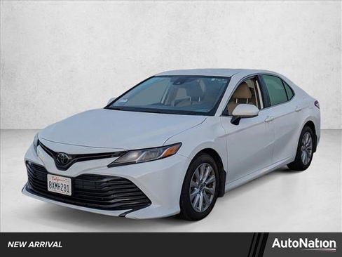 Used 2019 Toyota Camry LE image 1
