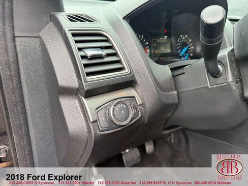 Used 2018 Ford Explorer XLT AWD/4WD image 18