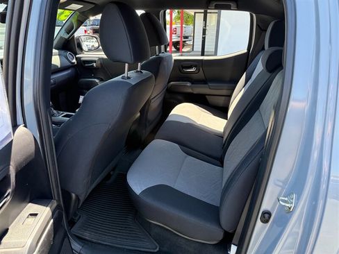 Used 2021 Toyota Tacoma TRD Off-Road w/ Technology Package AWD/4WD image 14