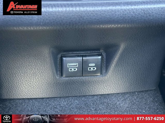 Used 2026 Toyota Camry LE AWD/4WD image 16