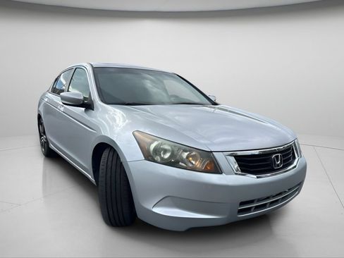 Used 2010 Honda Accord EX image 2