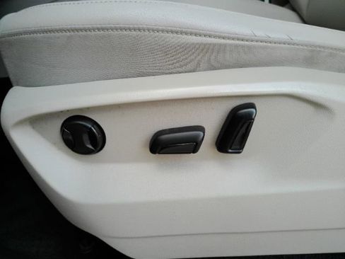 Used 2018 Volkswagen Atlas SE image 15