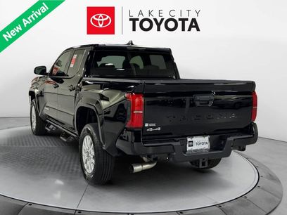 New 2025 Toyota Tacoma SR5